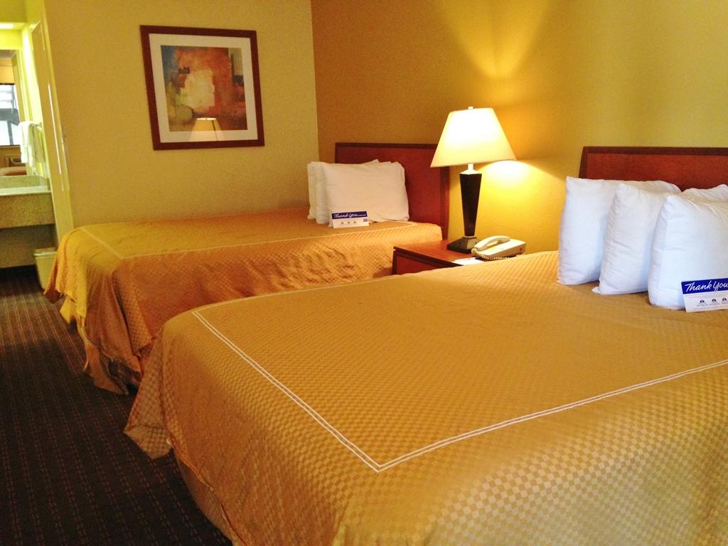 Americas Best Value Inn Yukon Phòng bức ảnh