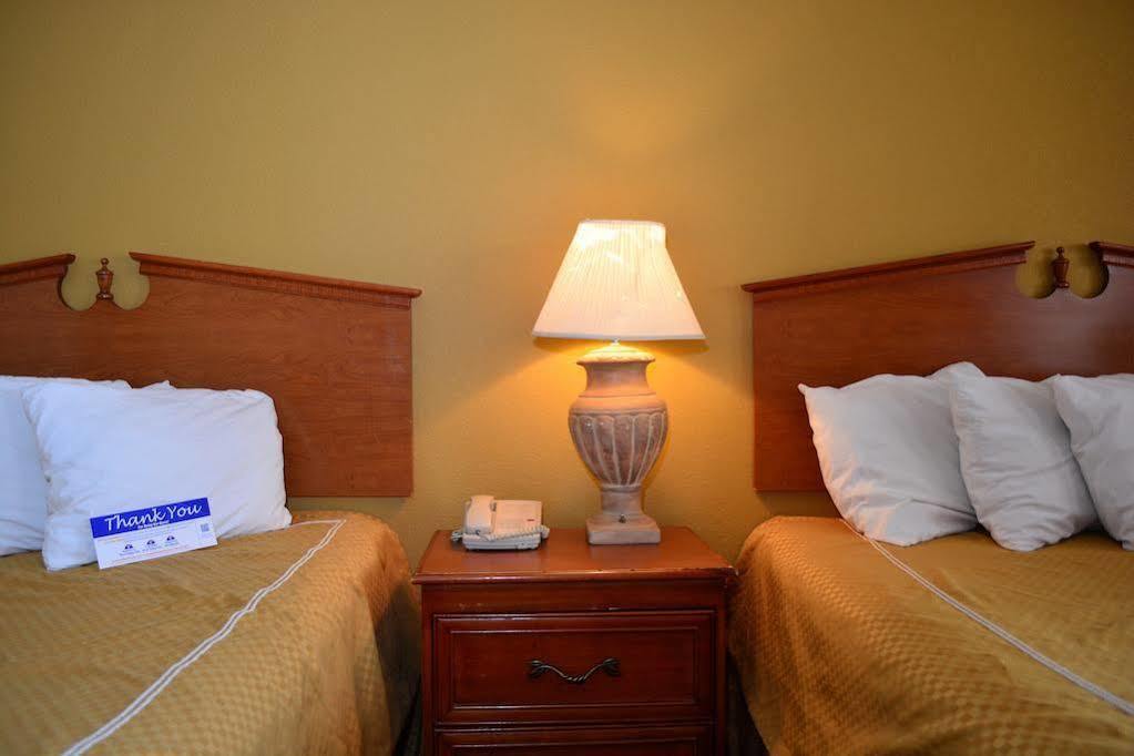 Americas Best Value Inn Yukon Ngoại thất bức ảnh